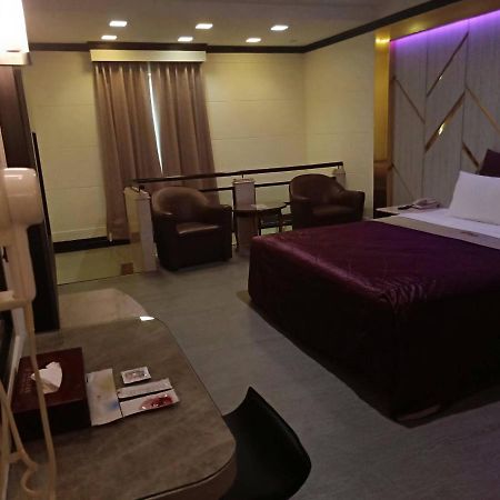 Xin Yuan Motel Тайджун Екстериор снимка